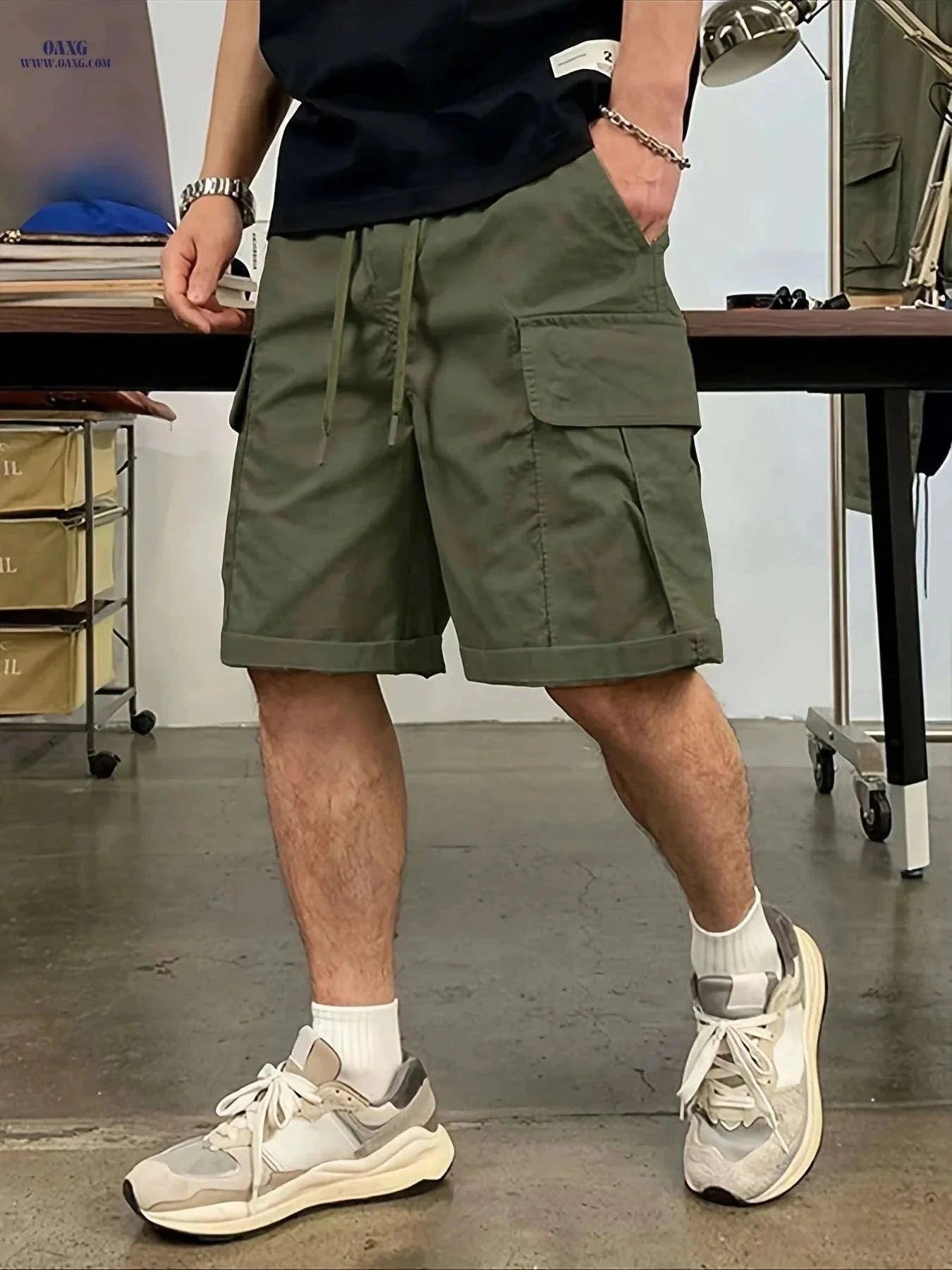 Men's Fashionable Workwear Shorts - Comfortable Loose Fit & Durable Design
