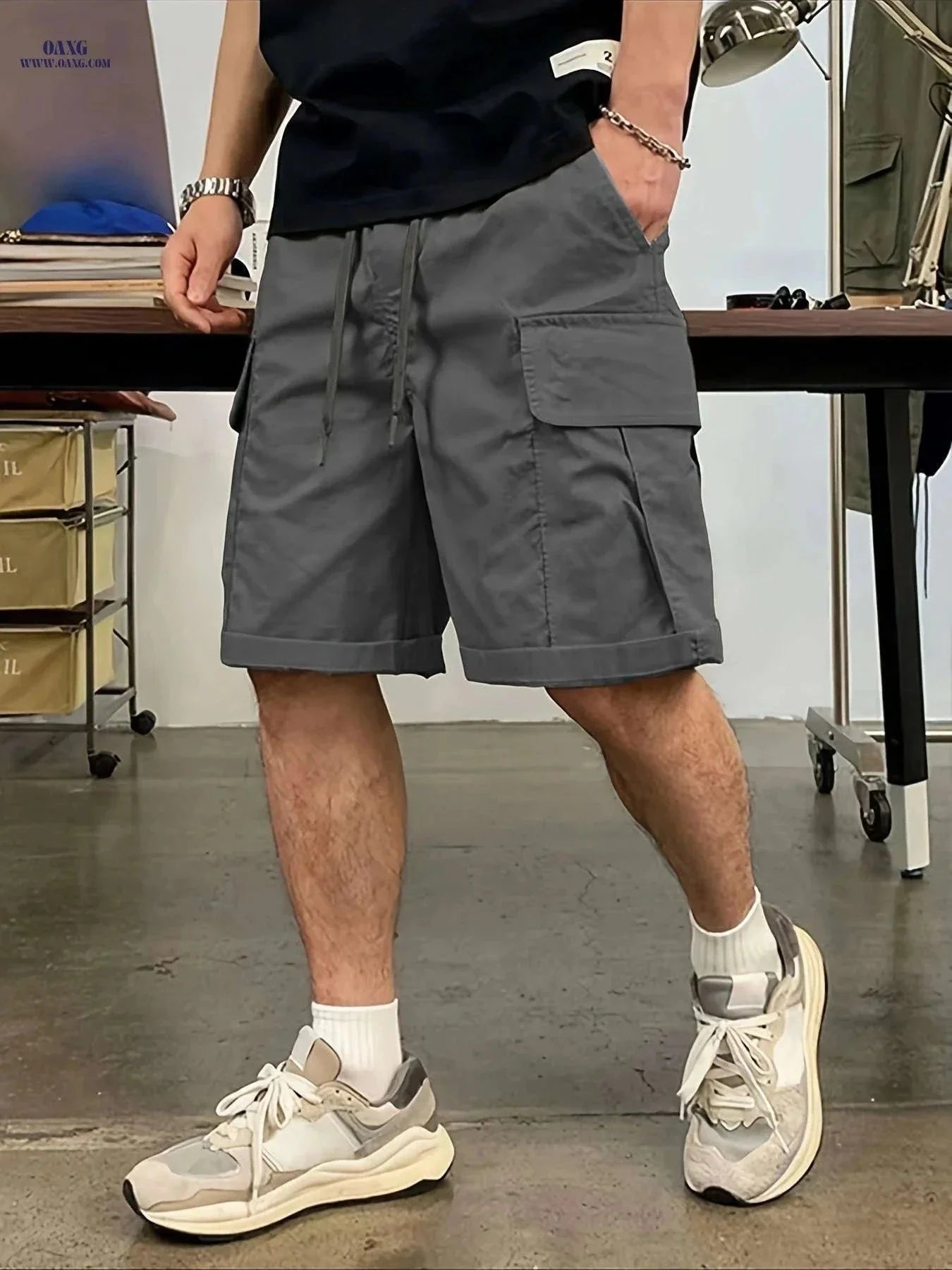 Men's Fashionable Workwear Shorts - Comfortable Loose Fit & Durable Design
